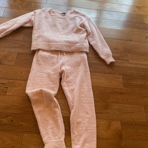 Express fuzzy pink lounge set size XS